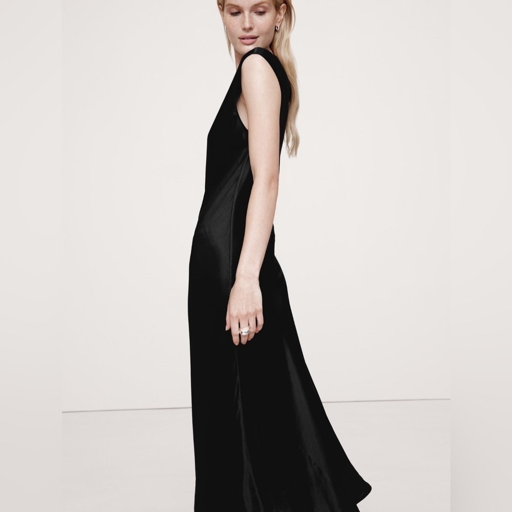 NEW! Banana Republic Black Bias-Cut Satin Midi Dress - XXS 🏒 - Picture 4 of 8